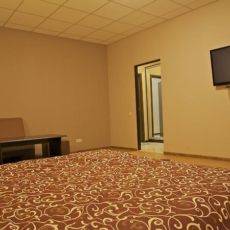 West Hotel Charkov Buitenkant foto